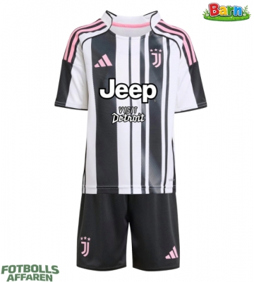 Juventus Hemmaställ Barn 2025-26 Kortärmad (+ Korta byxor)